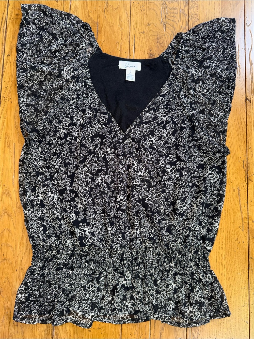 Black Floral V-Neck Flutter Sleeve Top sz Large by Japna